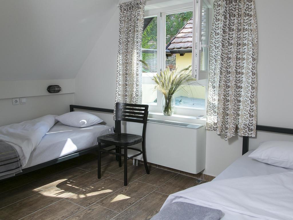 Varad Inn Novi Sad Room photo