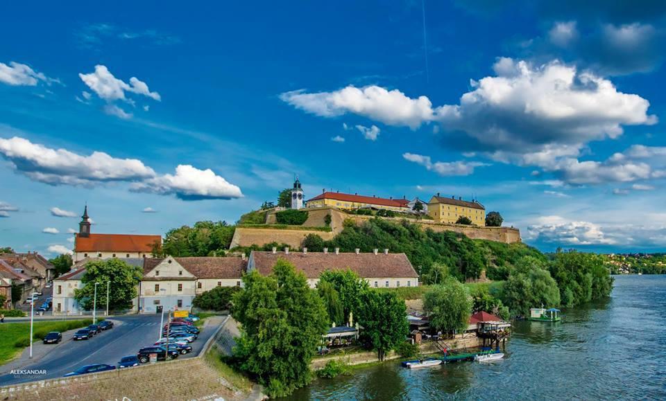 Varad Inn Novi Sad Exterior photo